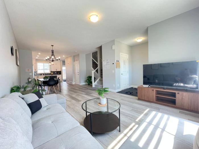 New open-space,3 bedrooms, AC home in NW Calgary
