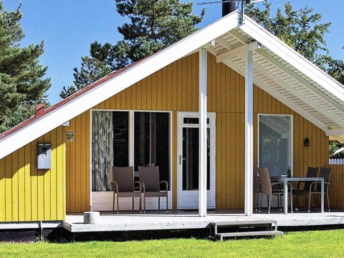 6 person holiday home in Fårvang