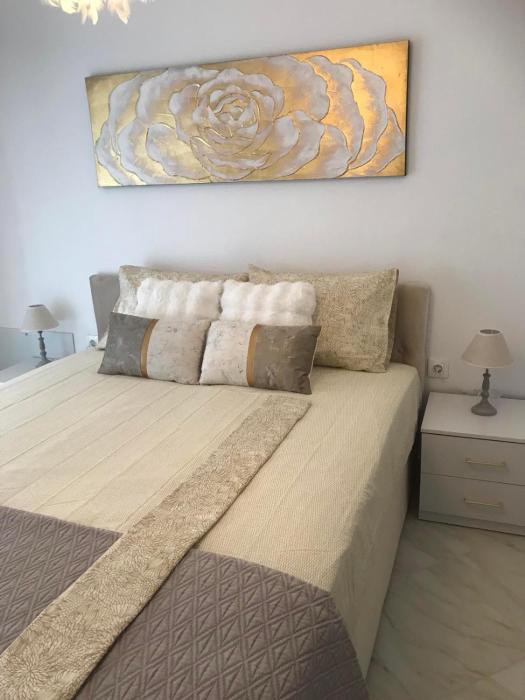 Archon Jacuzzi Luxury Apartment