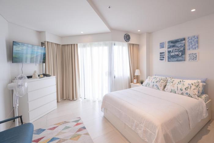 Deluxe Studio-Condo at Tambuli Seaside Living