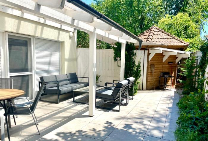 Lakeside Cottage next to Beach in Balatonlelle