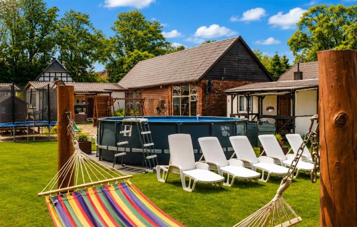 Awesome Home In Jaroslawiec With Swimming Pool