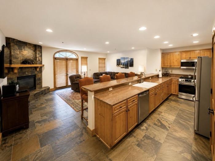 Bear Creek Lodge 208A