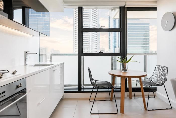 Live Luxe Level 24 CBD Modern Above Sheraton | 1BR