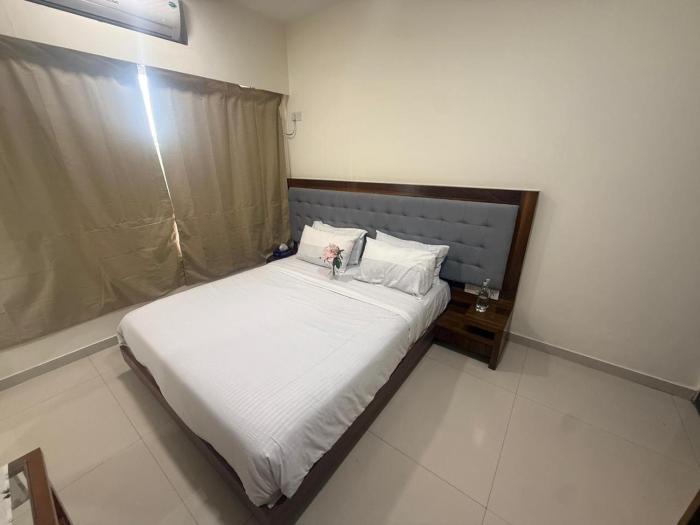 2bhk Near Powai Hiranandini-Star homes