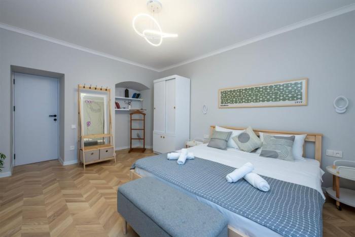 Elegant 2BR House Escape in Vibrant Avlabari