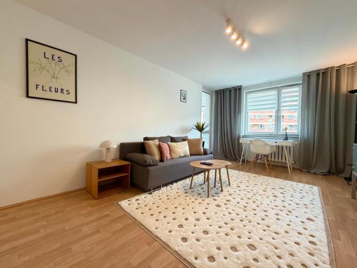 Jedności Narodowej Charming Apartment by BookingHost