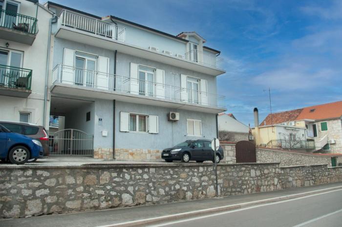 Apartment and Room Zoran