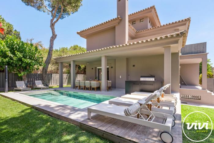 ViVi Homes - Villa Sandline - Private Pool - Garden