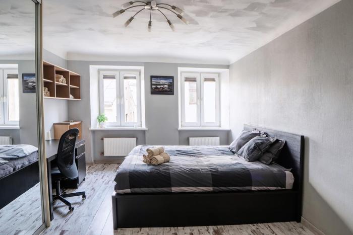 Cozy Old Town Stay with Bath
