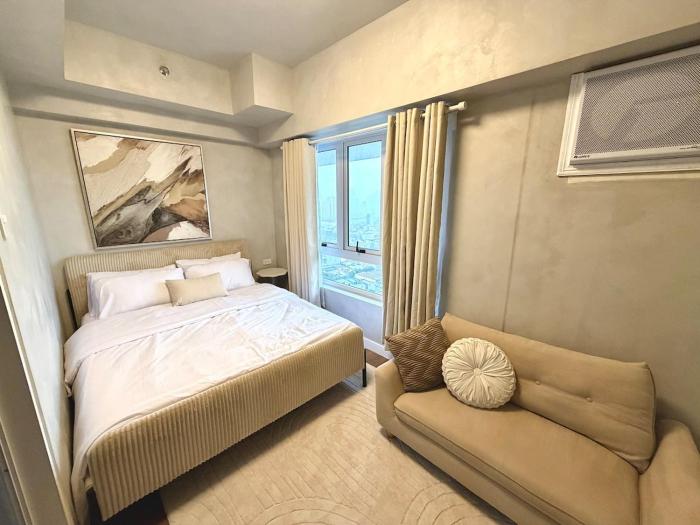 Ivory Atelier - Luxe Stay Plus Coworking Space