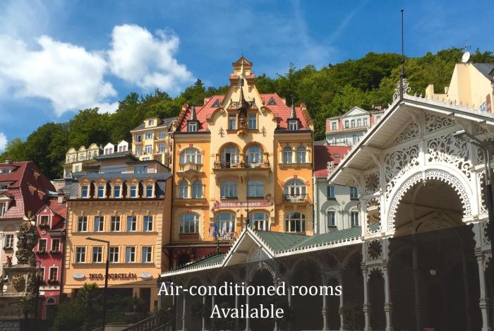 Hotel Romance