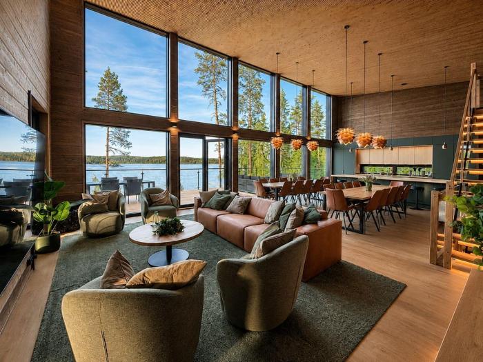 Villa Lakeside Himos - 350m2 by the lake up to 27 guest