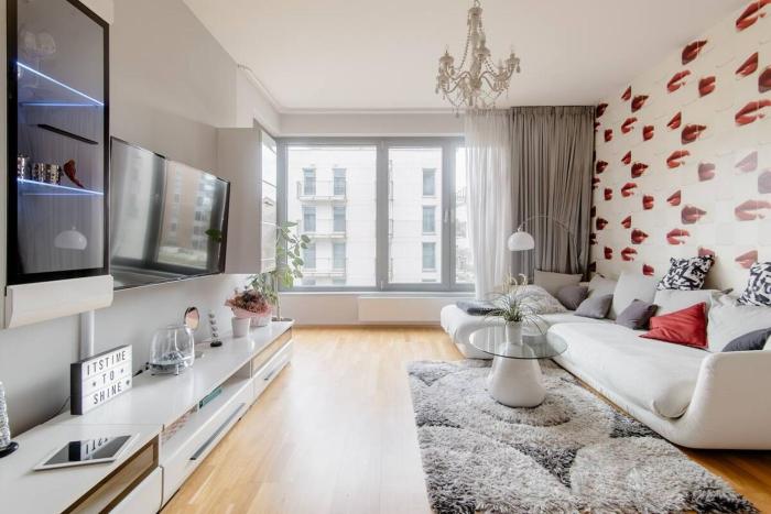 Modern Apartment with Terrace, Fast Wi-Fi & Self Check-in near City Center
