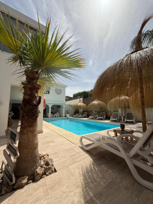 Casa Holandaluzas Marbella near Beach, with salt water Pool and private parking