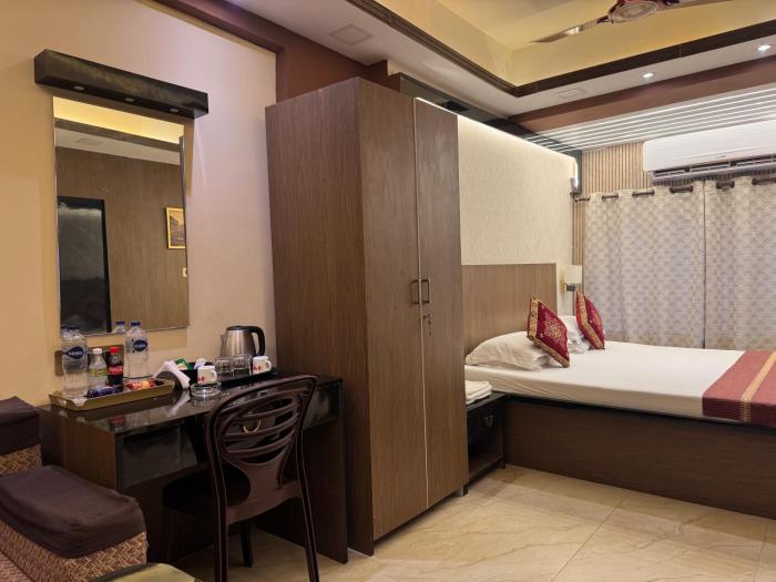 Ostro Inn Royal Studio Apartment Shakespeare Sarani