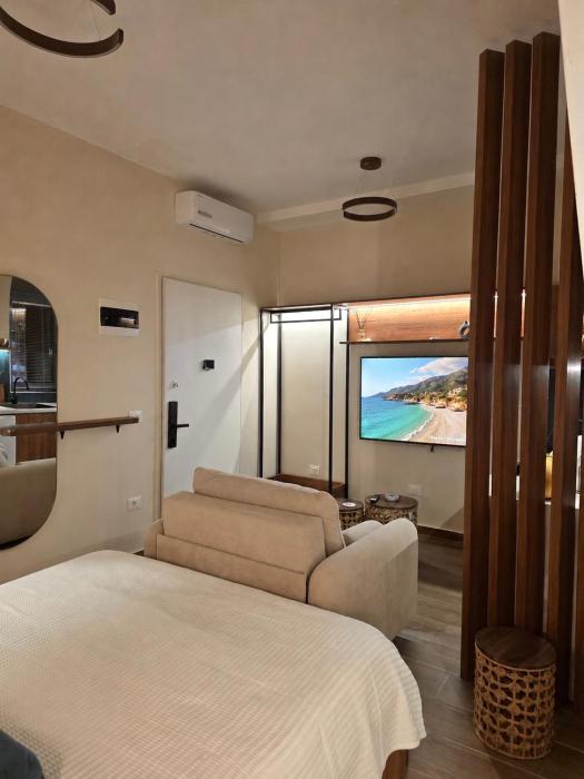 Ora Mare Studio, Drymades