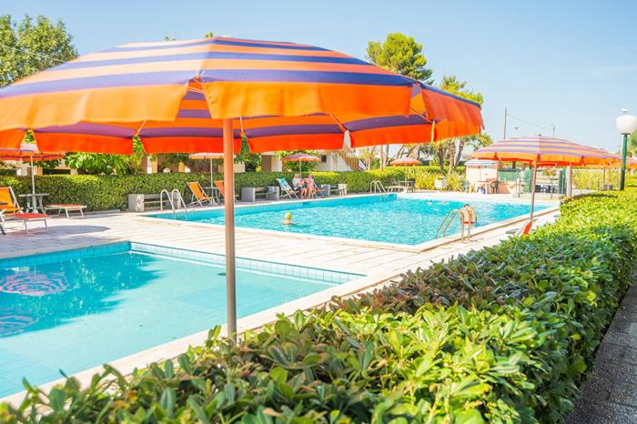 Trilocale fronte mare con piscina condominiale