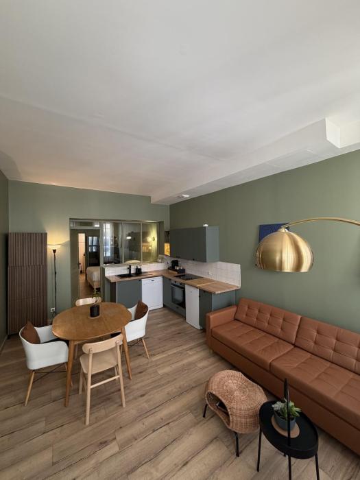Appartement plein cœur des Chartrons rue calme