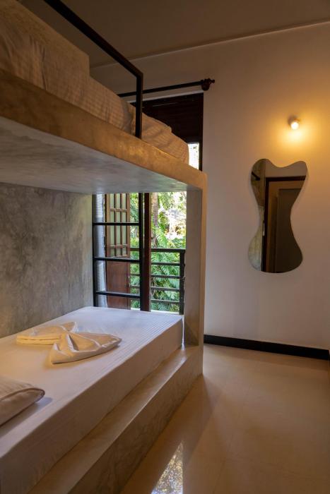 Strand by Barefoot Backpackers Hostel, Hiriketiya Beach