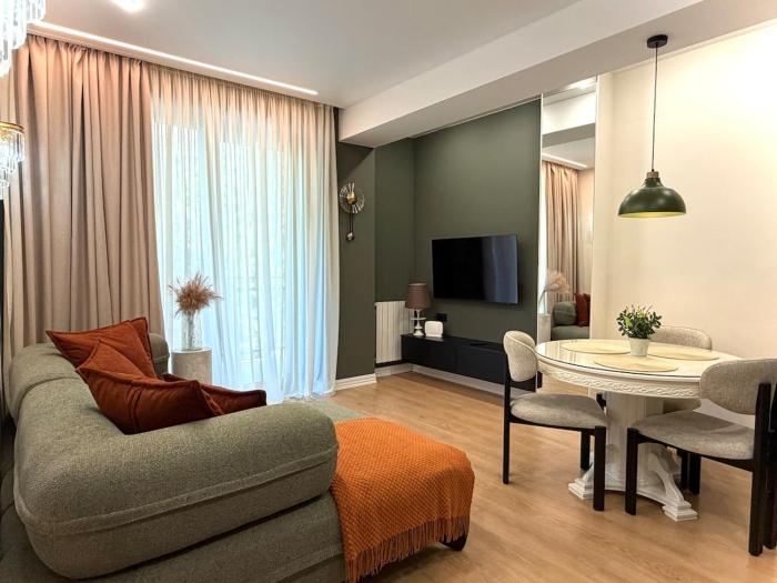 Cozy Olive Apartment in Saburtalo