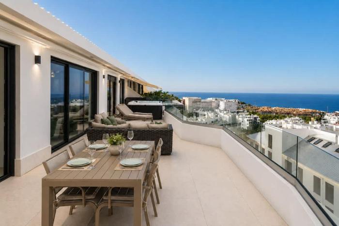 Saint-Tropez Sky Villa – Mediterranean Luxury