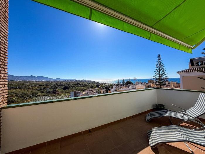 Modern Apartment with Sea View close to the Center