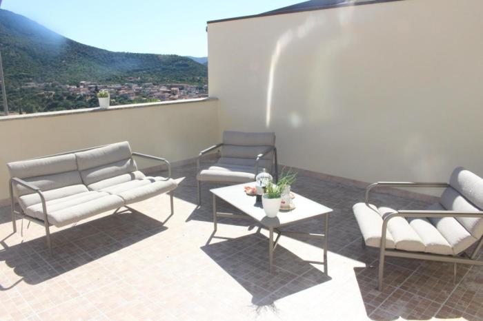 Casa Elena Floris