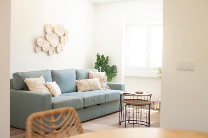 Sesimbra Old Town Apt, 1 Min Walk to Beach