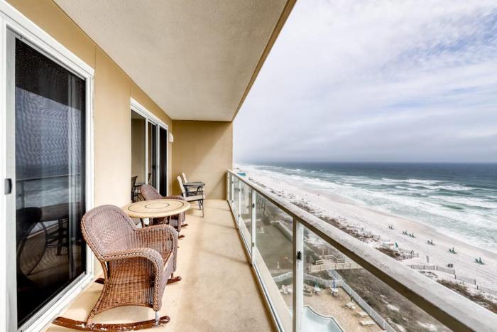 Elegantly-appointed condo at the beach with Gulf views & pool