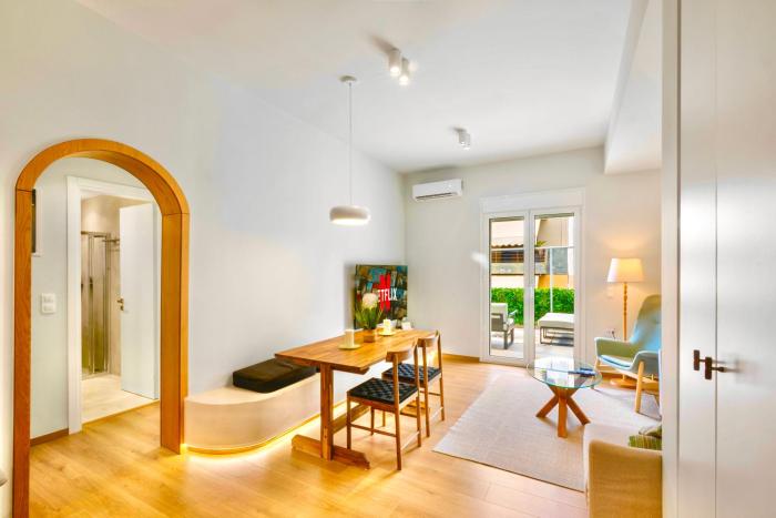 Spacious 65m 2BR Apartment near Marina Zeas
