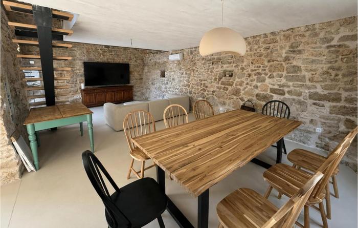 Awesome Home In Podgrade With Sauna