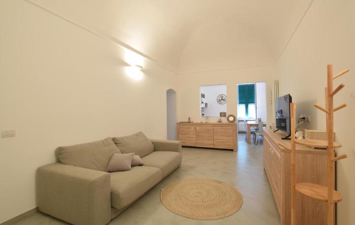 2 Bedroom Beautiful Apartment In Loano