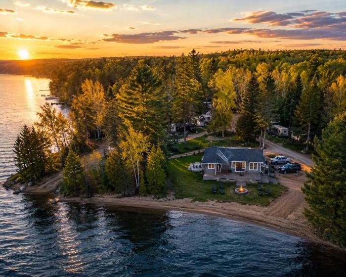 Lake St Peter Family Retreat with BBQ, Fire Pit and Scenic Views