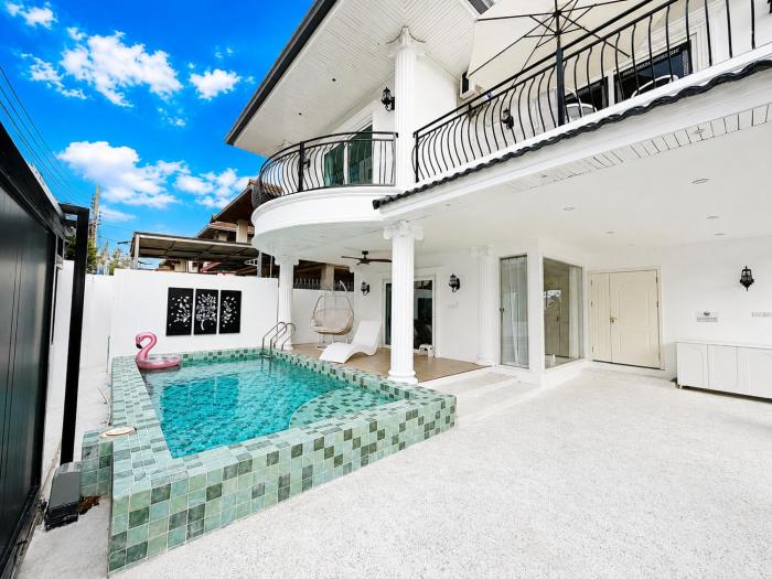French style Pool Villa Near Terminal 21 KTV BBQ