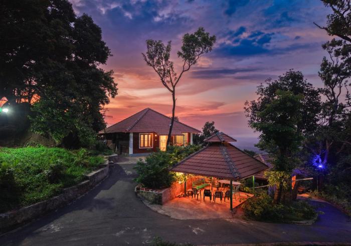 Celestial Heights Coorg by VOYE HOMES with Sunset views-Near to Irpu Waterfalls