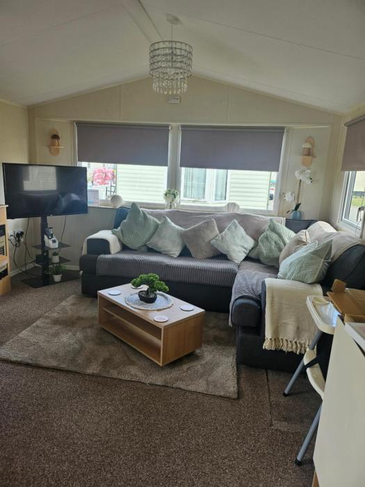 Jones caravan hire sycamore walk lyons robinhood rhyl
