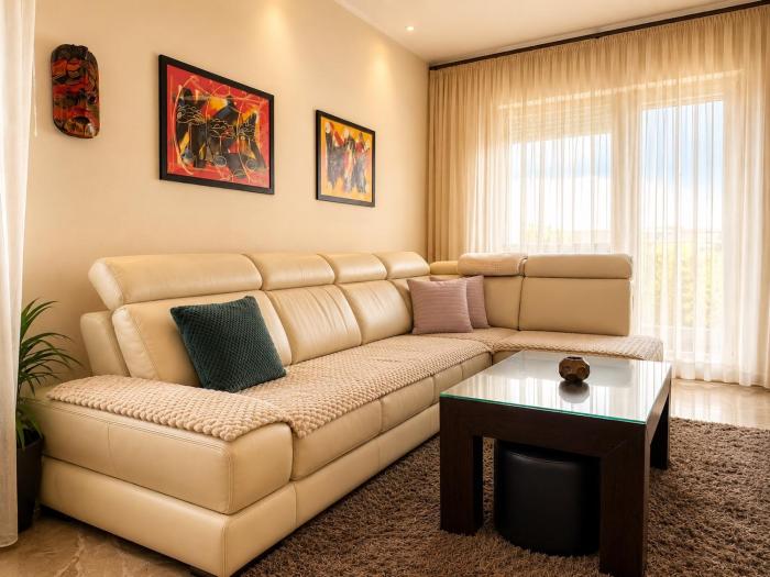 White Pearl Apartment