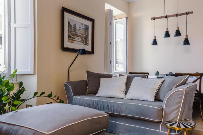 Quiet Trastevere Retreat - Roman Home