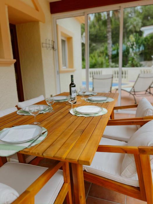 Villa Amarilla Private pool Montgó