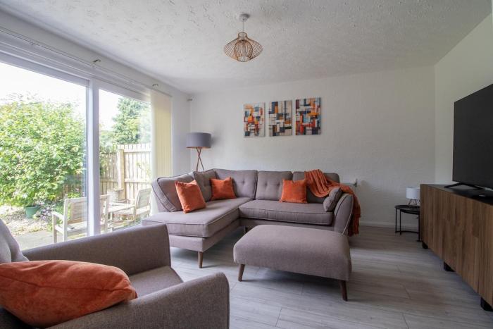 Piper House - 3 Bedroom House, East Kilbride