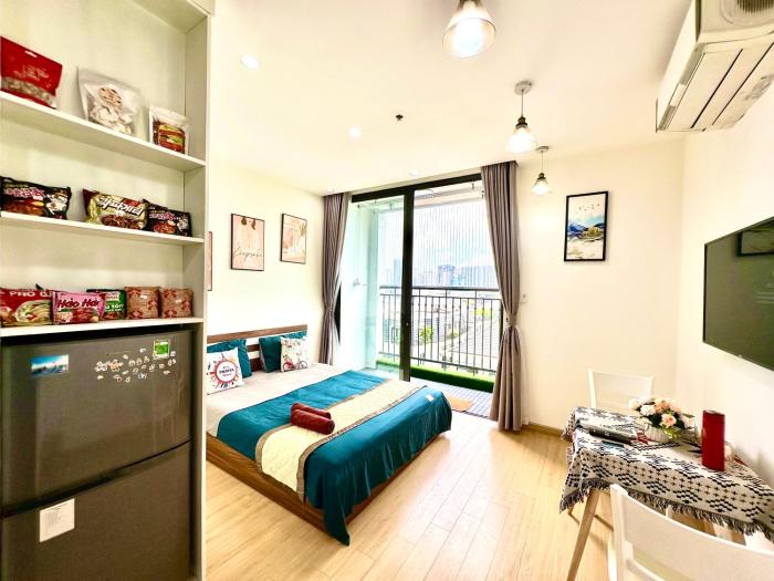 Luxury Skyline Studio with Stunning Hanoi City View Near Landmark72