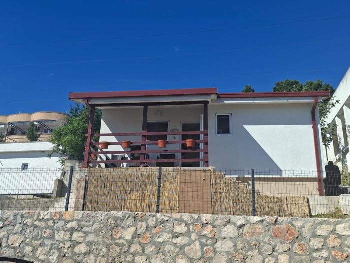 2bd House with a Great View