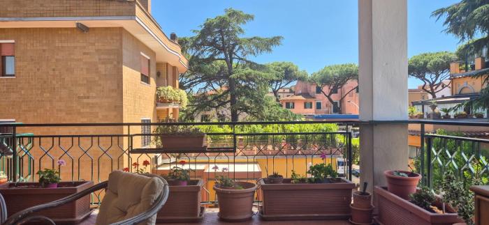Quiet Apartment near Appia Antica 2 Bathrooms & Terraces