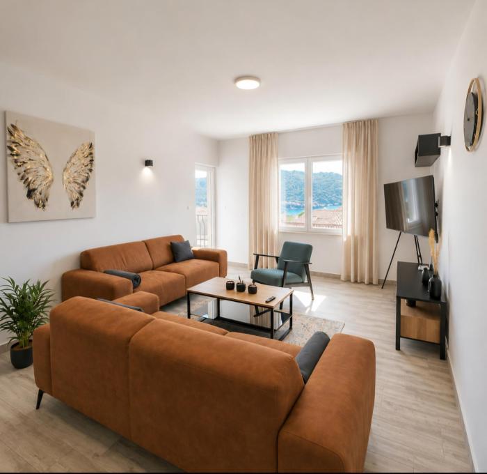 3-bedroom Sea View Home with Private Parking
