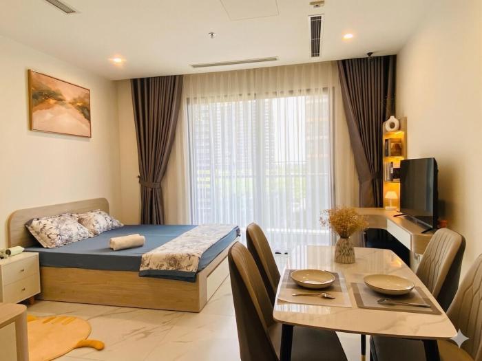 Modern Studio - Million-Dollar Park View