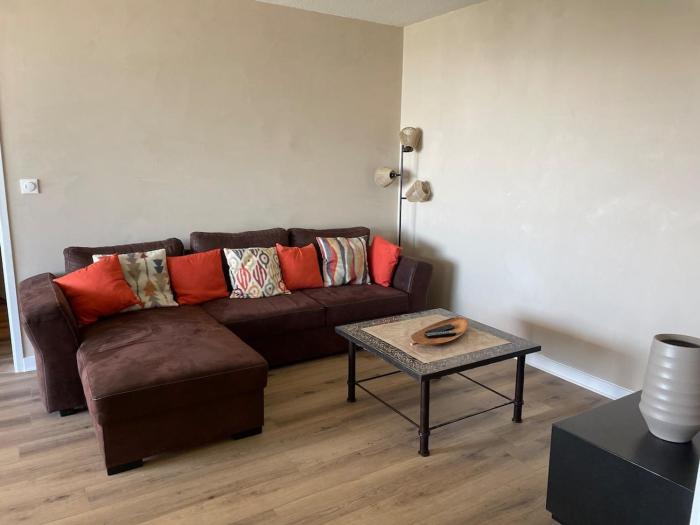 2 bedroom apartment, Terrace, Parking, Beach 2 minutes away on foot