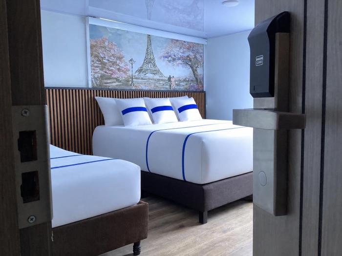 Paramount Hotel