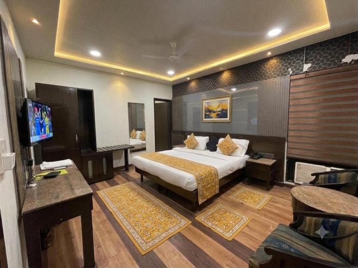 Grand Peepal Continental