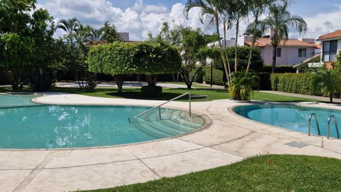 Casa Viveros cerca de jardines 3 recamaras albercas y 2 estacionamientos